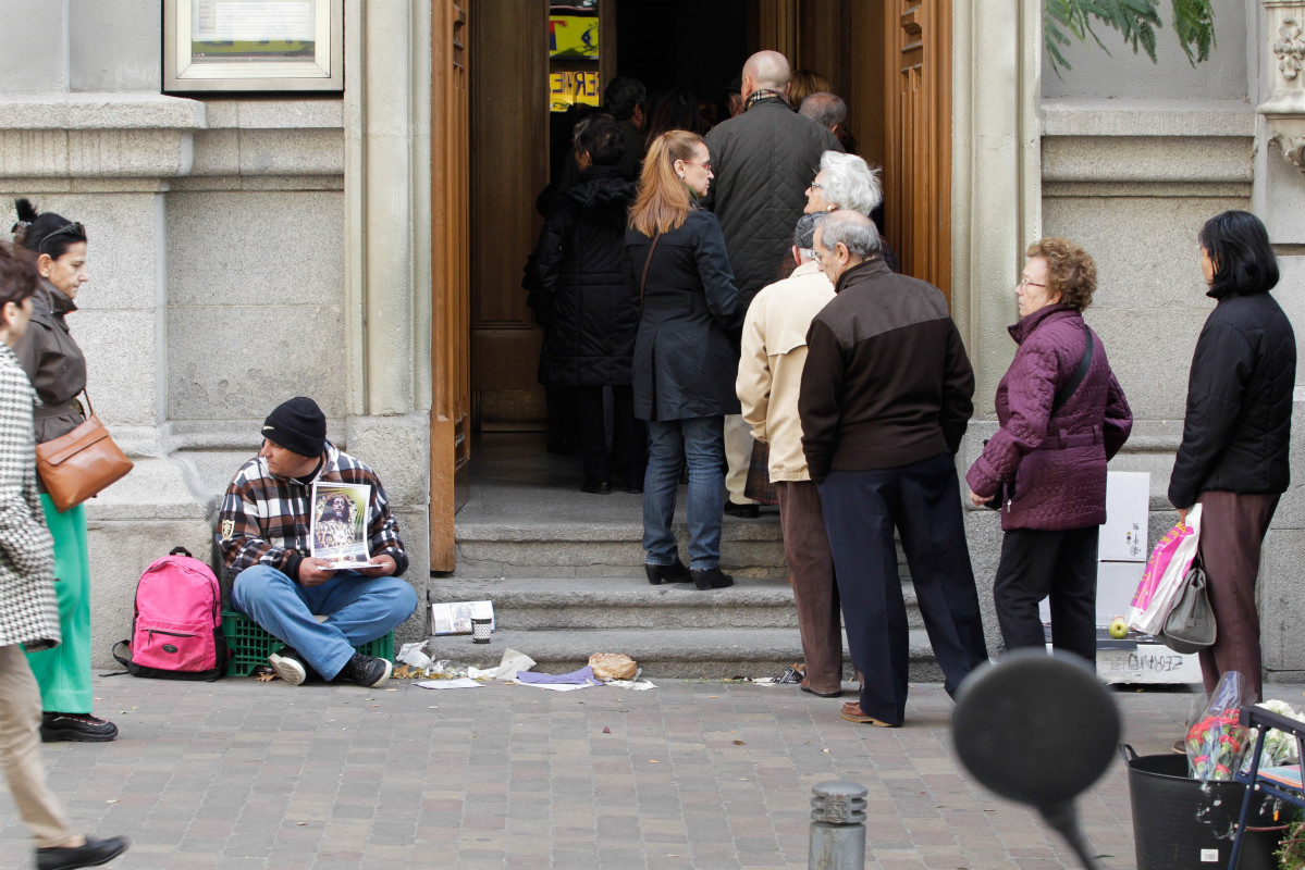 Pobresa, pobre, indigent, captaire, sense sostre, persona demanant al carrer