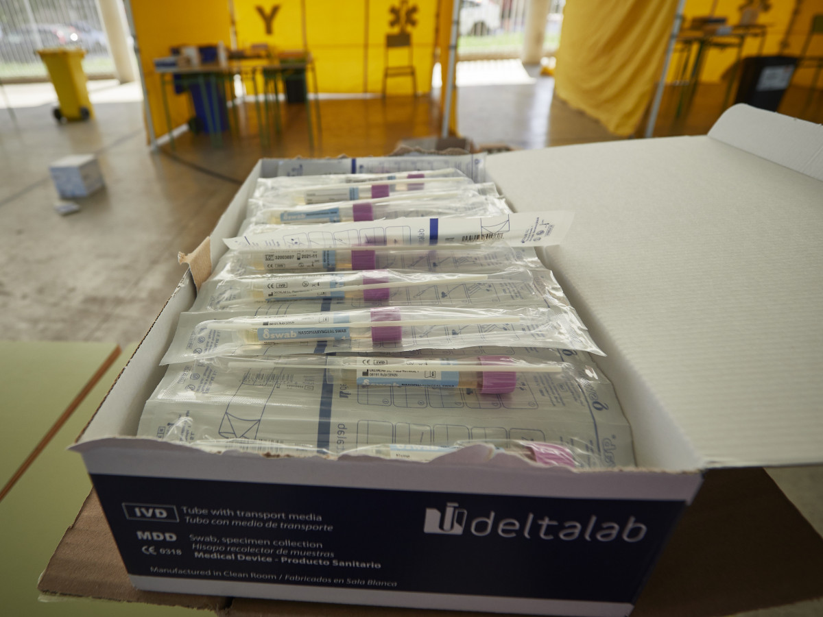 Material col·locat per a proves PCR de diagnòstic de covid-19