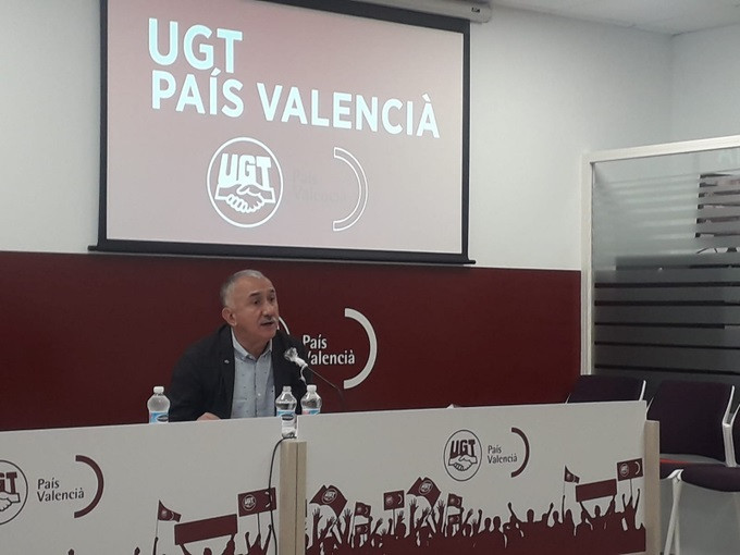 El secretari general d'UGT, Pepe Álvarez, en roda de premsa a València
