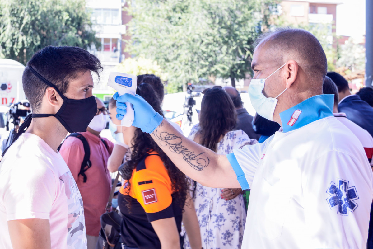 Dispositiu per a la realització de proves PCR de coronavirus a veïns d'Alcobendas d'entre 15 i 49 anys, a 21 d'agost de 2020.