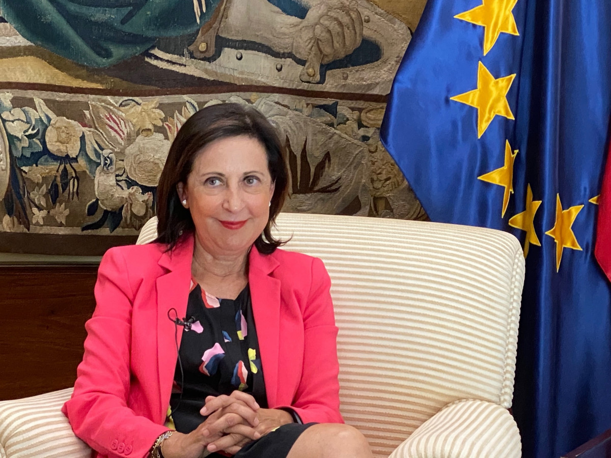 La ministra de Defensa, Margarita Robles, durant l'entrevista amb Europa Press