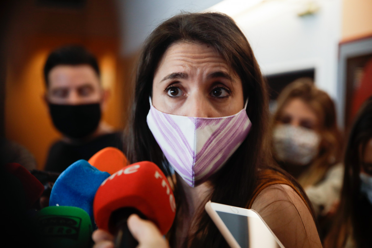 VÍDEO: Espanya.- Montero s'emmarca assetjament que pateix la seva família a