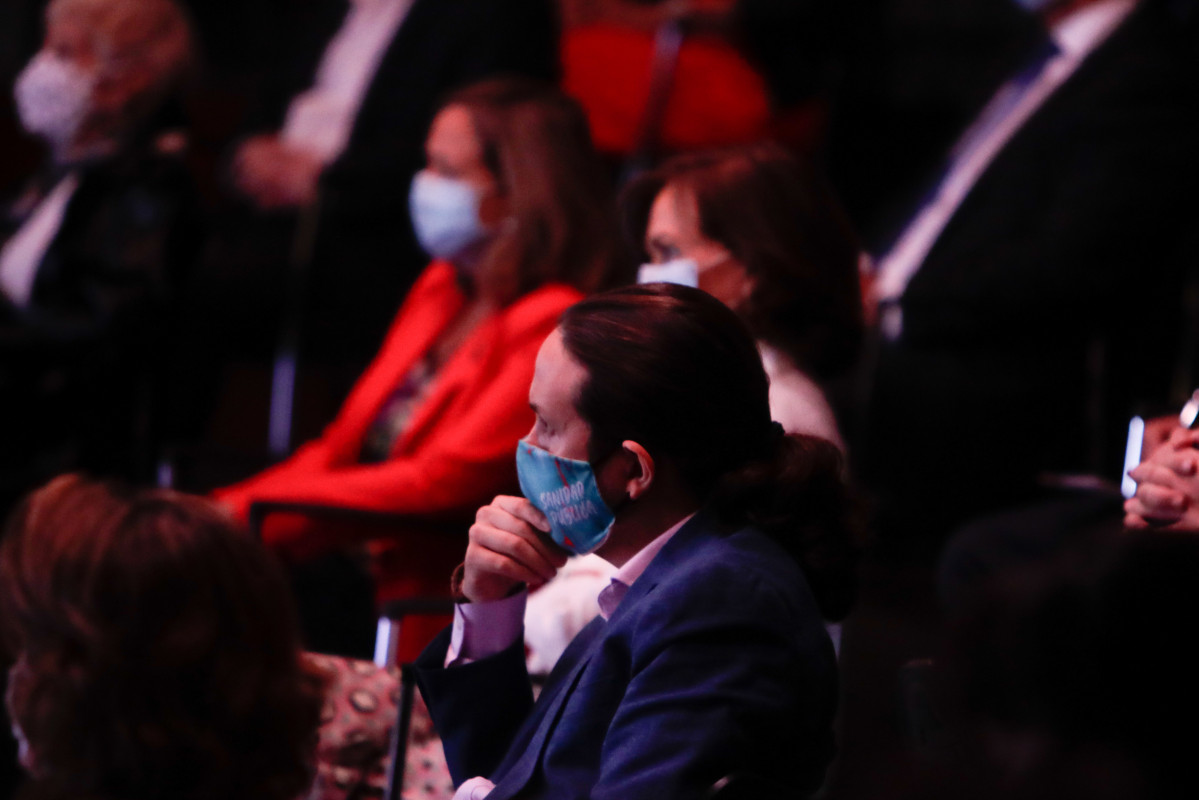 El vicepresident segon de Govern, Pablo Iglesias, durant la conferència oferta pel president de Govern, Pedro Sánchez, sota el títol 'Espanya pot. Recuperació, Transformació, Resiliència 'que sintetitza l'esperit col·lectiu a què el p