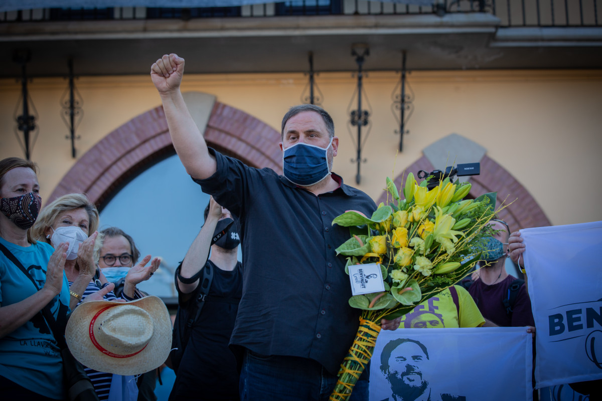 El líder d'ERC, Oriol Junqueras, homenatjat quan va arribar al tercer grau