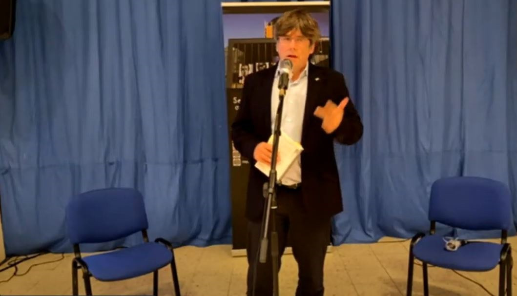 L'expresident de la Generalitat i líder de JxCat, Carles Puigdemont, en la inauguració d'una exposició a la seu de l'ANC a Brussel·les.