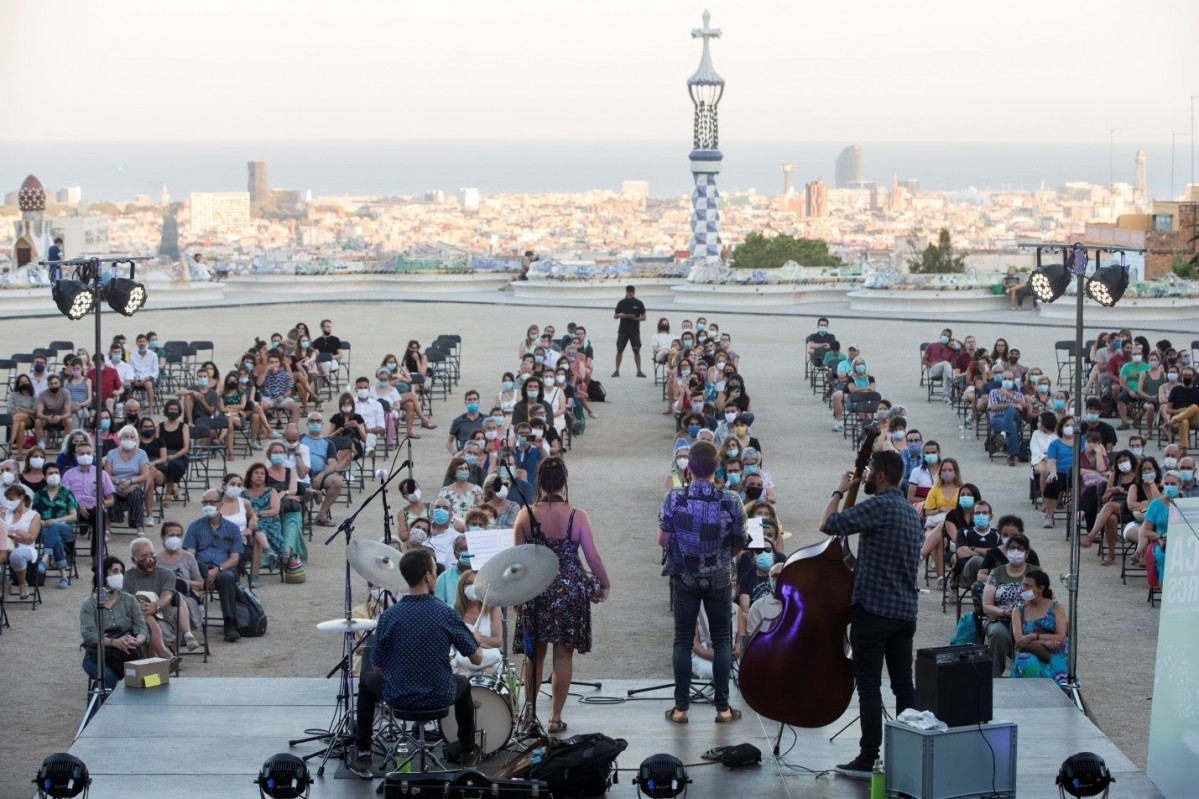 Un dels concerts de l'cicle Música als Parcs, celebrat en format reduït per a complir amb les mesures de prevenció de contagis de coronavirus.