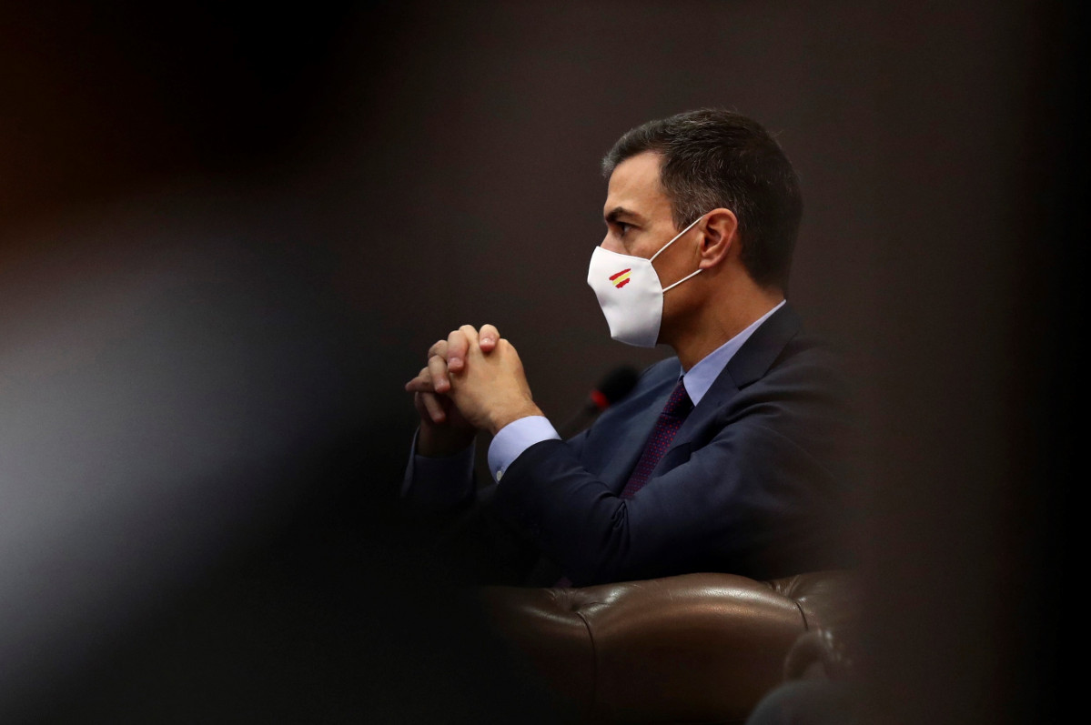 El president de Govern, Pedro Sánchez, durant la seva visita oficial, a Alger (Algèria) a 8 d'octubre de 2020. Algèria és un país clau per a Espanya per al subministrament de gas, el control de la im