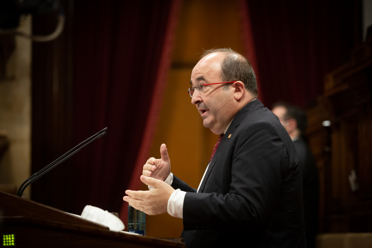 El secretari primer de PSC, Miquel Iceta, durant la seva intervenció en el Debat de Política General (DPG) al Parlament, a Barcelona, Catalunya (Espanya), a 16 de setembre de 2020. Durant el plenari, Torra explica el camí que vol transitar la seva