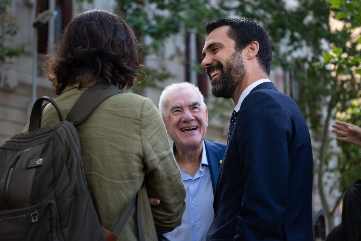 El candidat d'ERC a l'Ajuntament de Barcelona, Ernest Maragall, i el president de Parlament, Roger Torrent, als voltants de l'Tribunal Superior de Justícia de Catalunya (TSJC), on l'exsecretari d'Economia de la Generalitat, Josep Maria Jové,