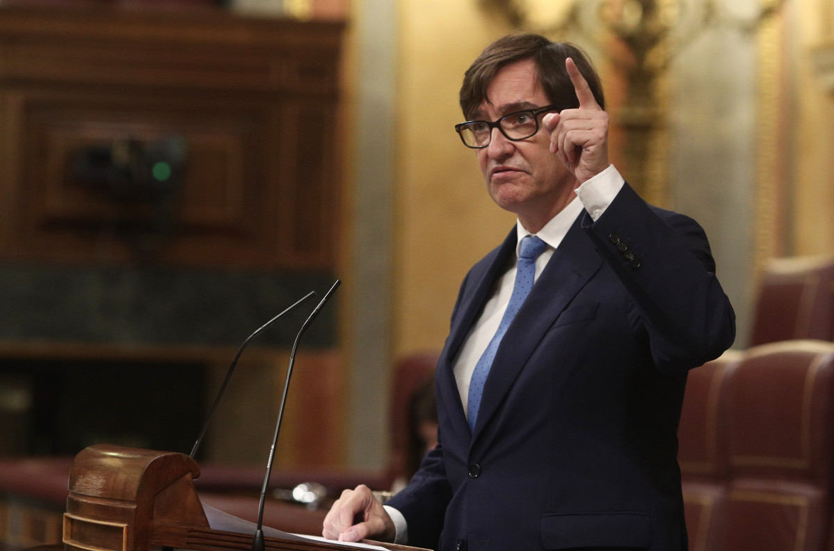 El ministre de Sanitat, Salvador Illa, intervé durant una sessió de control a Govern al Congrés