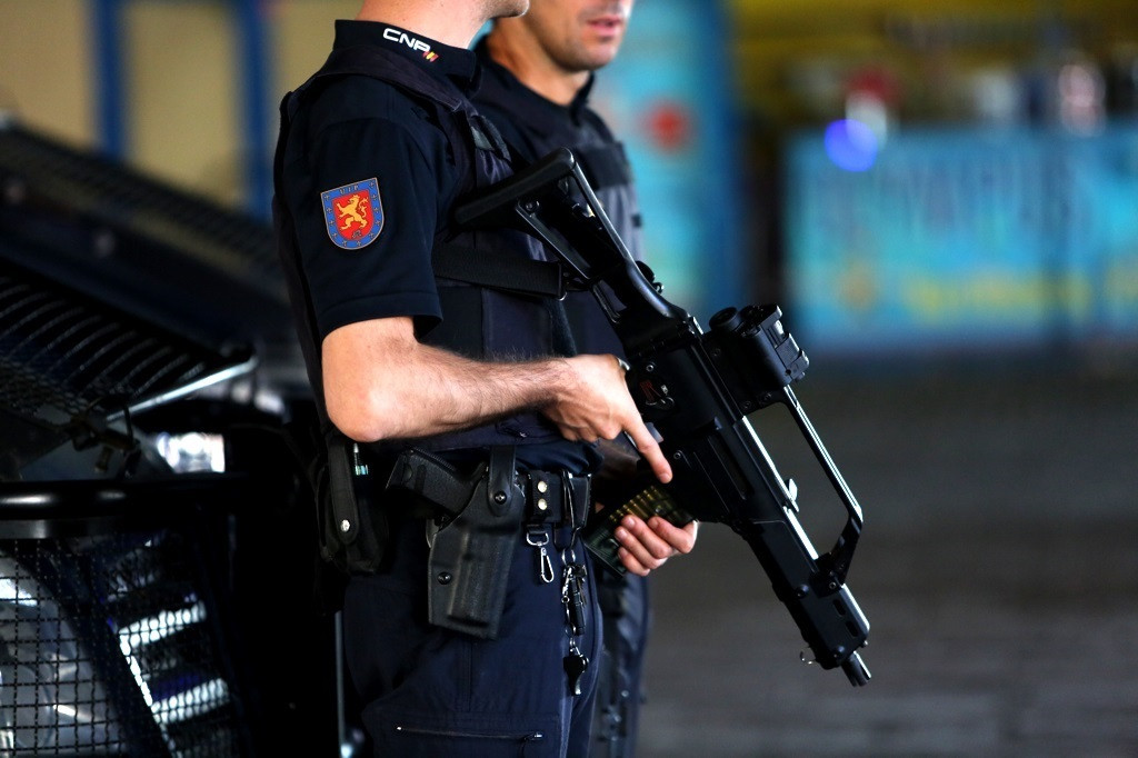 EuropaPress 1379442 recursos Policia Nacional agent agents policia policies arma armes