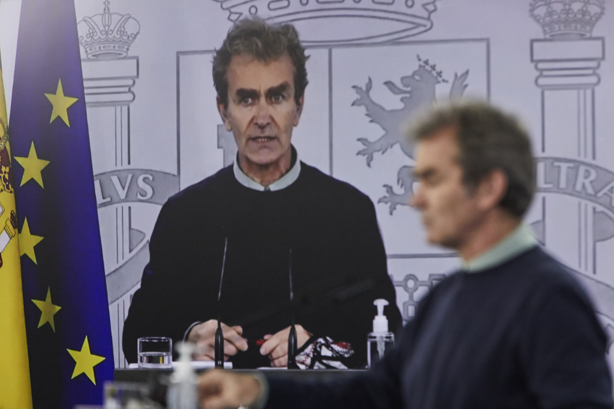 El director de el Centre de Coordinació d'Alertes i Emergències Sanitàries (CCAES), Fernando Simón, ofereix una roda de premsa