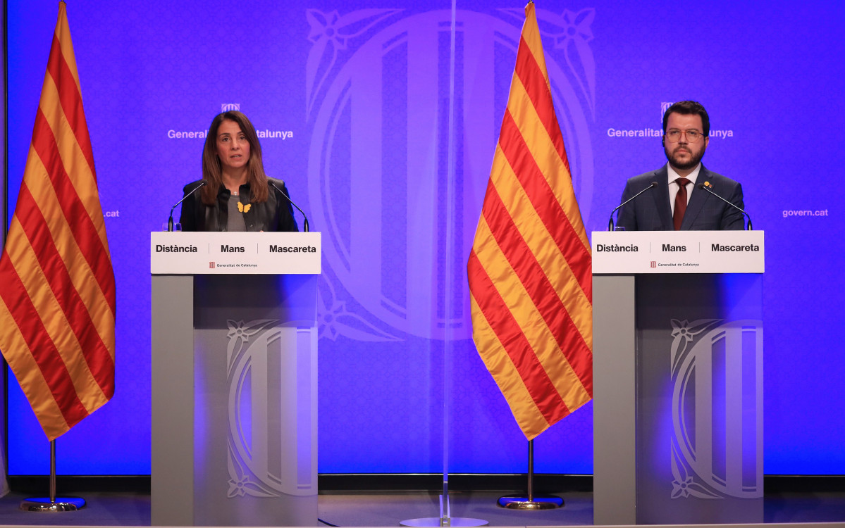 La consellera de Presidència i Portaveu de Govern, Meritxell Budó, i el vicepresident, Pere Aragonès, en roda de premsa telemàtica per presentar el pla d'obertura que flexibilitza els Restriccions durante la Segona onada de l'coronavirus a Catalunya.
