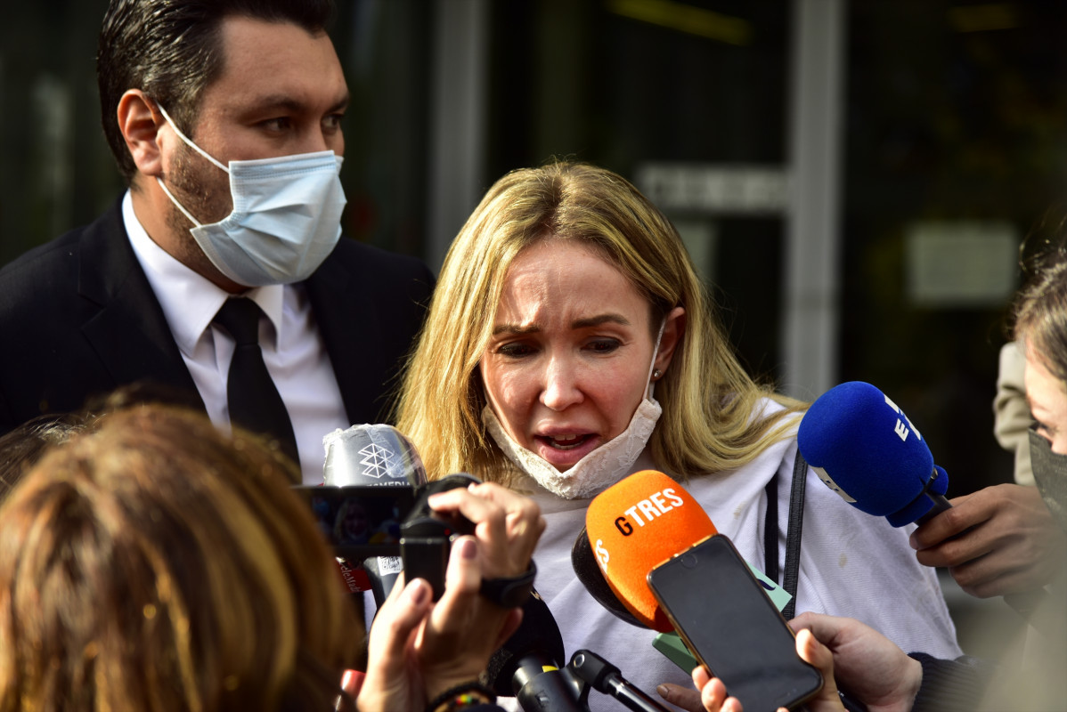 L'esposa de Josep Maria Mainat, Angela Dobrowolski, arriba a l'jutjat a Barcelona, a la Ciutat de la Justícia de Barcelona, Catalunya (España) a 25 d'octubre de 2020.