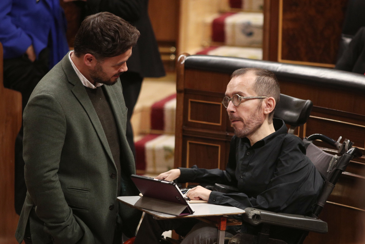 El portaveu d'ERC al Congrés, Gabriel Rufián (esq) i el portaveu de Unides Podem, Pablo Echenique