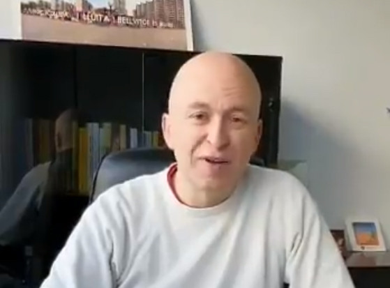 Cris plaça cara