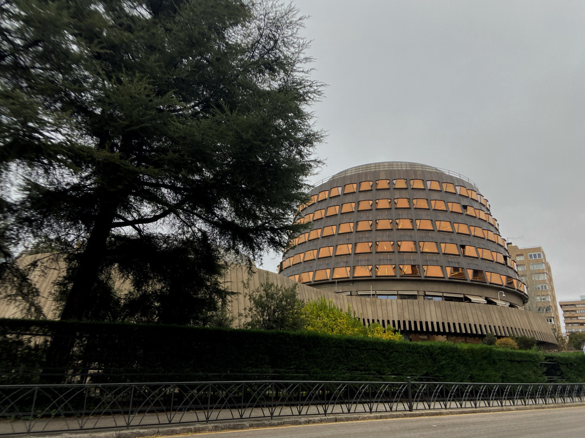 Façana de l'edifici de l'Tribunal Constitucional d'Espanya, a Madrid a 29 de novembre de el 2019.