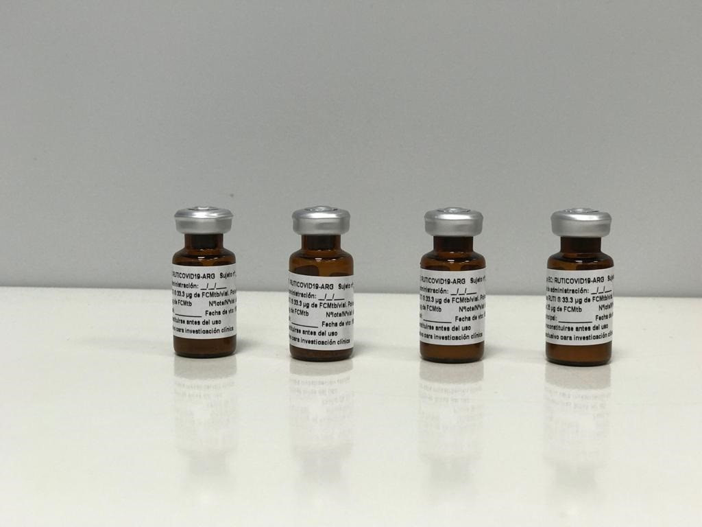 Vials de la vacuna contra la coronavirus 'RUTI', desenvolupada per investigadors de l'Hospital Germans Trias i Pujol de Badalona (Barcelona), i provada per primera vegada a nivell internacional a l'Argentina.
