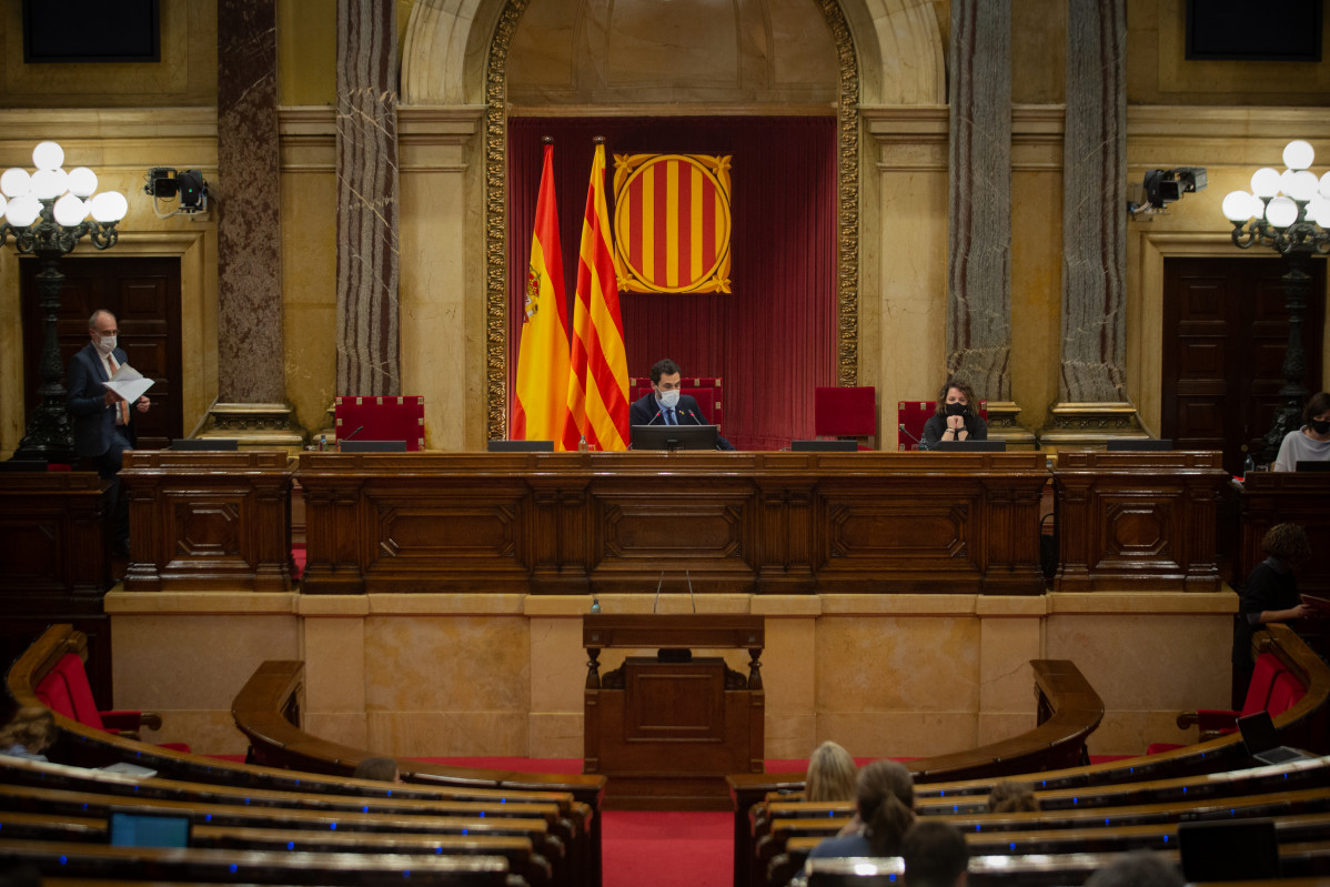 El president de Parlament, Roger Torrent, en una Sessió plenària a Parlament. Barcelona, Catalunya (Espanya), 15 de desembre de l'any 2020.
