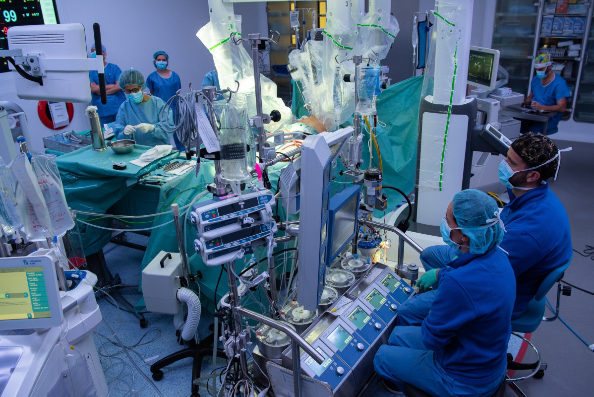 L'Hospital Clínic de Barcelona ha realitzat 14 cirurgies cardiovasculars amb el robot Da Vinci