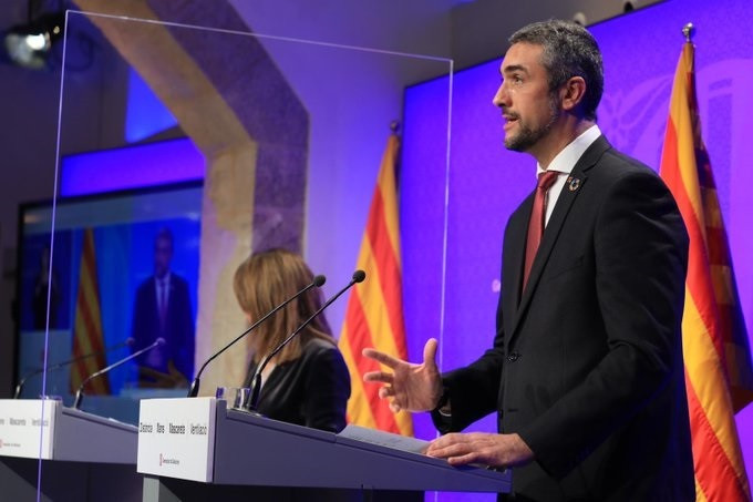 El conseller d'Acció Exterior de la Generalitat, Bernat Solé, i la consellera Meritxell Budó, en roda de premsa el 22 de desembre de 2020.