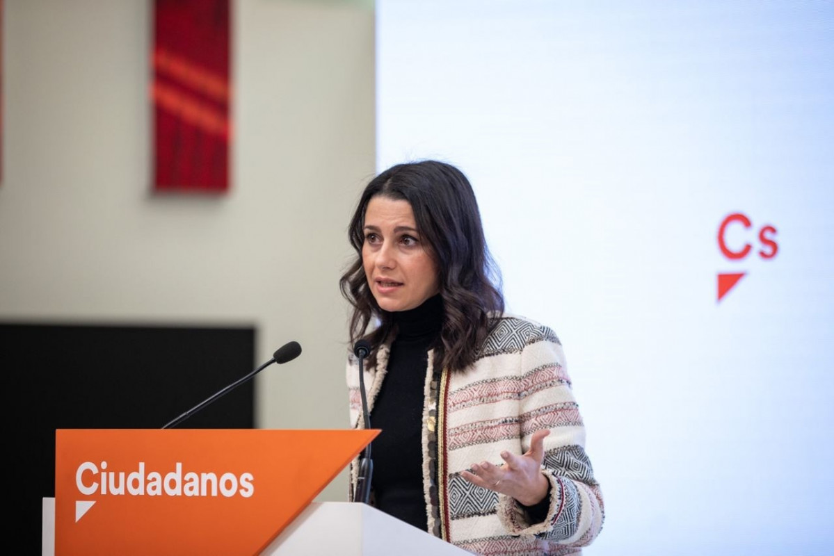 La presidenta de Ciutadans, Inés Arrimadas García, en roda de premsa a la seu de el partit.
