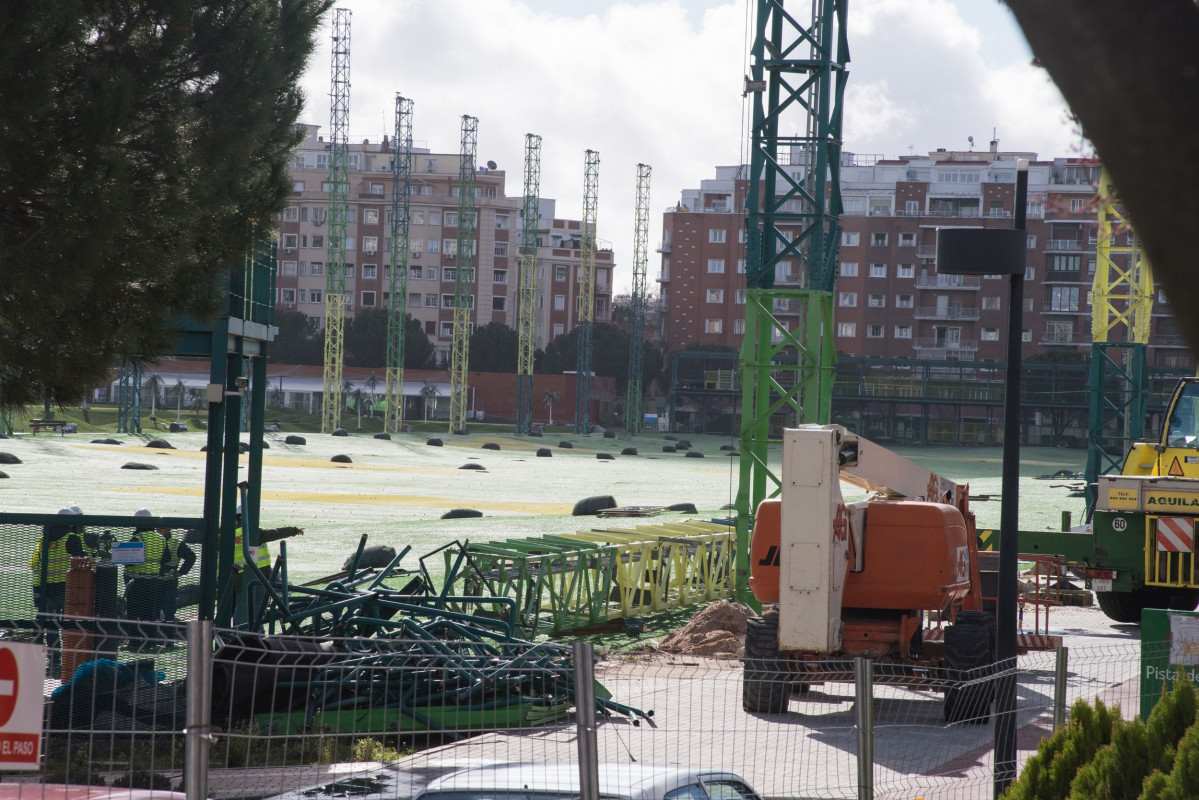Imatge dels treballs per demolir camp de golf de Chamberí 2018.03.12