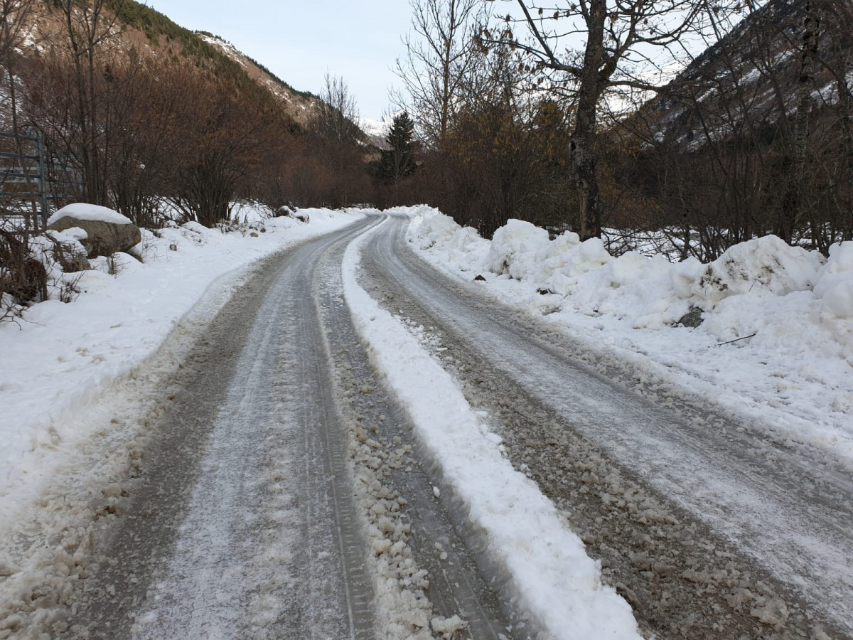 Carretera amb neu.