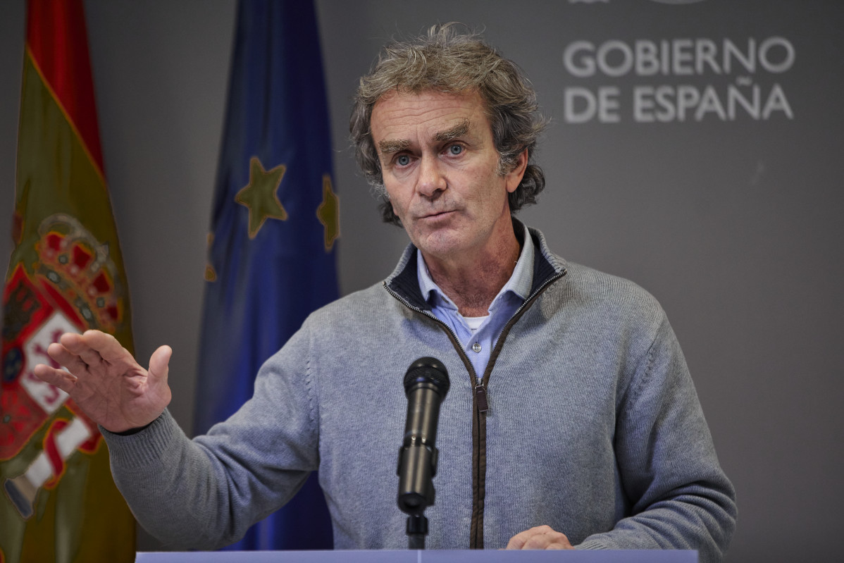El director de el Centre de Coordinació d'Alertes i Emergències Sanitàries (CCAES), Fernando Simón durant una roda de premsa per informar sobre l'evolució de la pandèmia de coronavirus, al Ministeri de Sanitat, Madrid (Espanya), a 11 de gener de 2