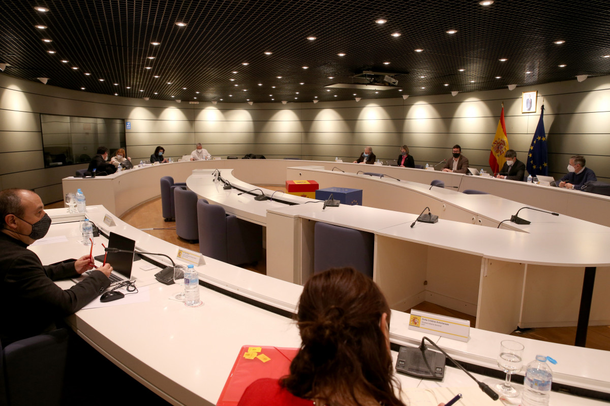 Reunió de la Comissió Tripartida per abordar la pròrroga dels ERTO