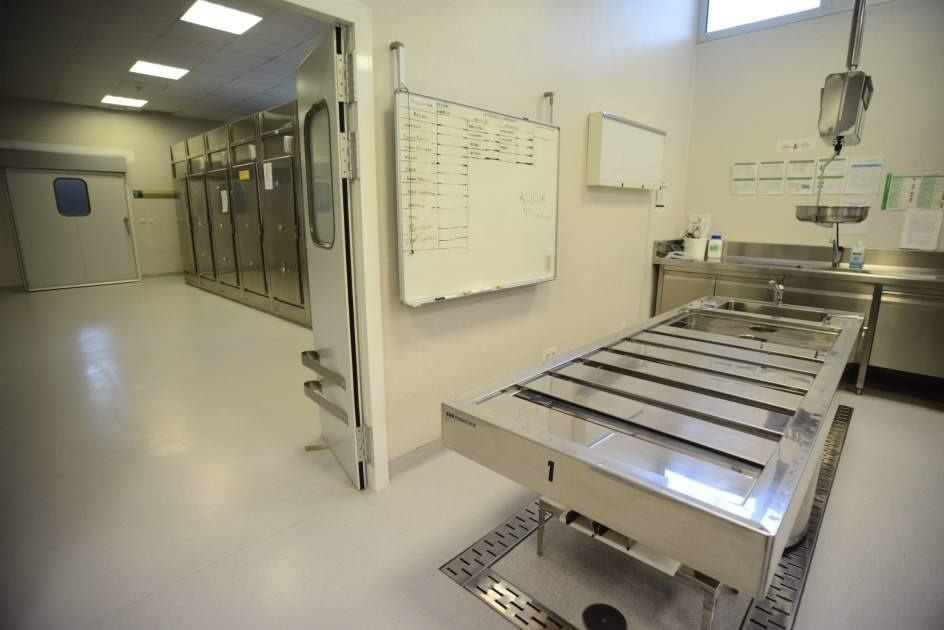 Sala d'autòpsies d'un institut de medicina legal