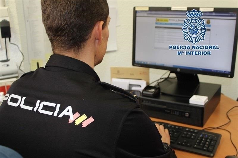EuropaPress 2026783 agent Policia Nacional ordinador