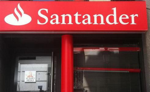 El Banc Santander, obligat a retornar 50.000 euros a una clienta