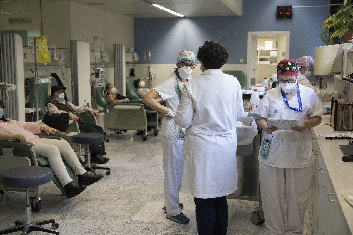 La Unitat d'Investigació de Teràpia Molecular de el Càncer (UITM) - Fundació la Caixa de la Vall d'Hebron Institut d'Oncologia (VHIO) coordina i realitza els assajos clínics complexos amb medicaments en desenvolupament d'hora