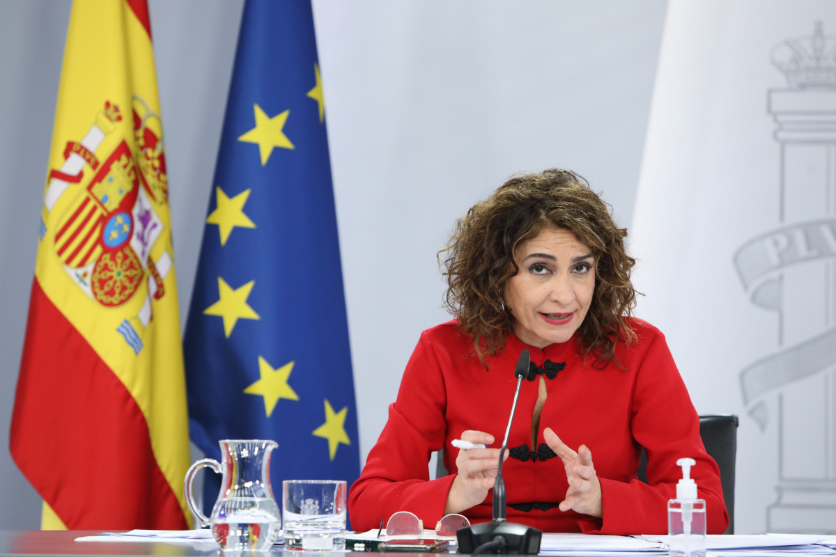 La portaveu de Govern i ministra d'Hisenda, María Jesús Montero en la roda de premsa després del Consell de Ministres, de el 2 de febrer de 2021