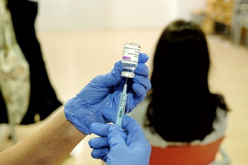 Catalunya comença a administrar les dosis d'AstraZeneca