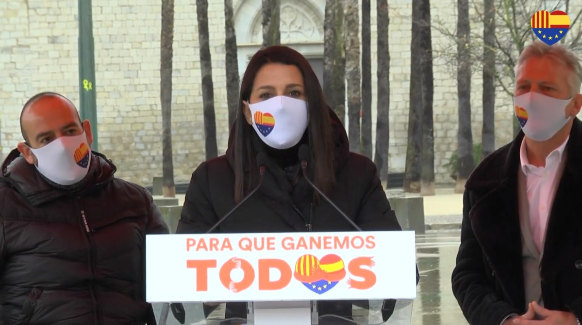 VÍDEO: 14F.- Acostades (Cs):