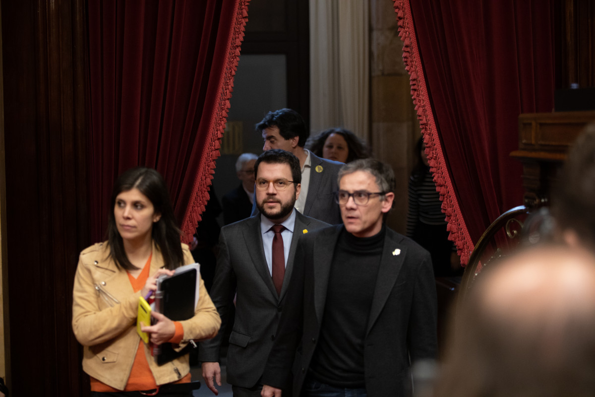 La secretària general adjunta i portaveu d'ERC, Marta Vilalta, el vicepresident de la Generalitat en funcions, Pere Aragonès, i el president de el Consell Nacional d'ERC, Josep Maria Jové.
