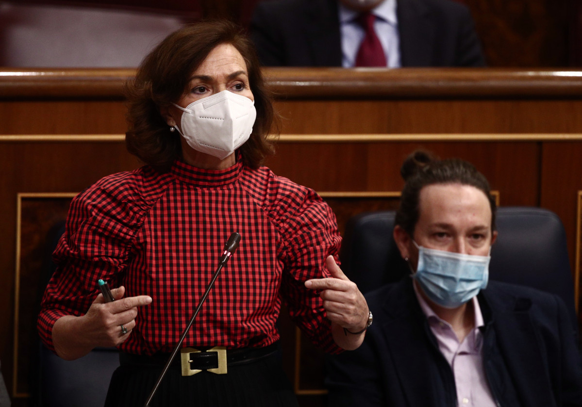 La vicepresidenta primera de Govern, Carmen Calvo, en la sessió de control