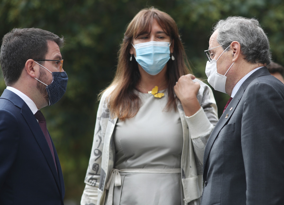 Arxiu - (I-D) El vicepresdiente de la Generalitat, Pere Aragonès; la portaveu de Junts per Catalunya al Congrés dels Diputats, Laura Borràs; i el president de la Generalitat, Quim Torra, a l'arribada d'aquest últim a el Tribunal Suprem (TS), en M