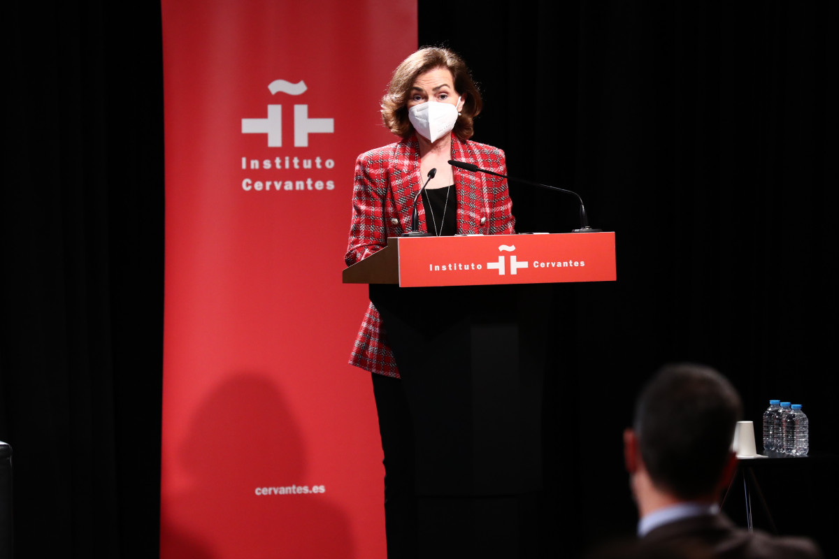 La vicepresidenta primera i ministra de la Presidència, Relacions amb les Corts i Memòria Democràtica, Carmen Calvo intervé en la jornada 'Els reptes de la democràcia avui'.