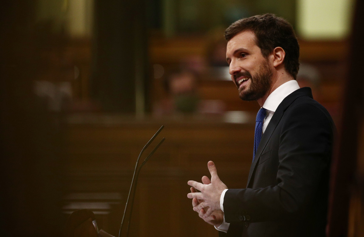 El president de PP, Pablo Casado, a la tribuna de Congrés dels Diputats.