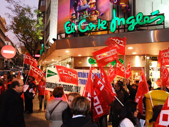 Una passada protesta sindical davant d'un Tall Inglués en una imatge de Sindicalistes d'Esquerra