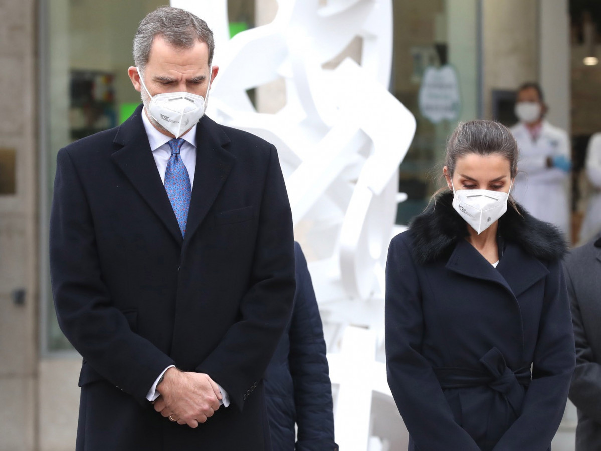 Els Reis Felip i Letizia han presidit la inauguració de l'monument en honor als sanitaris morts durant la pandèmia