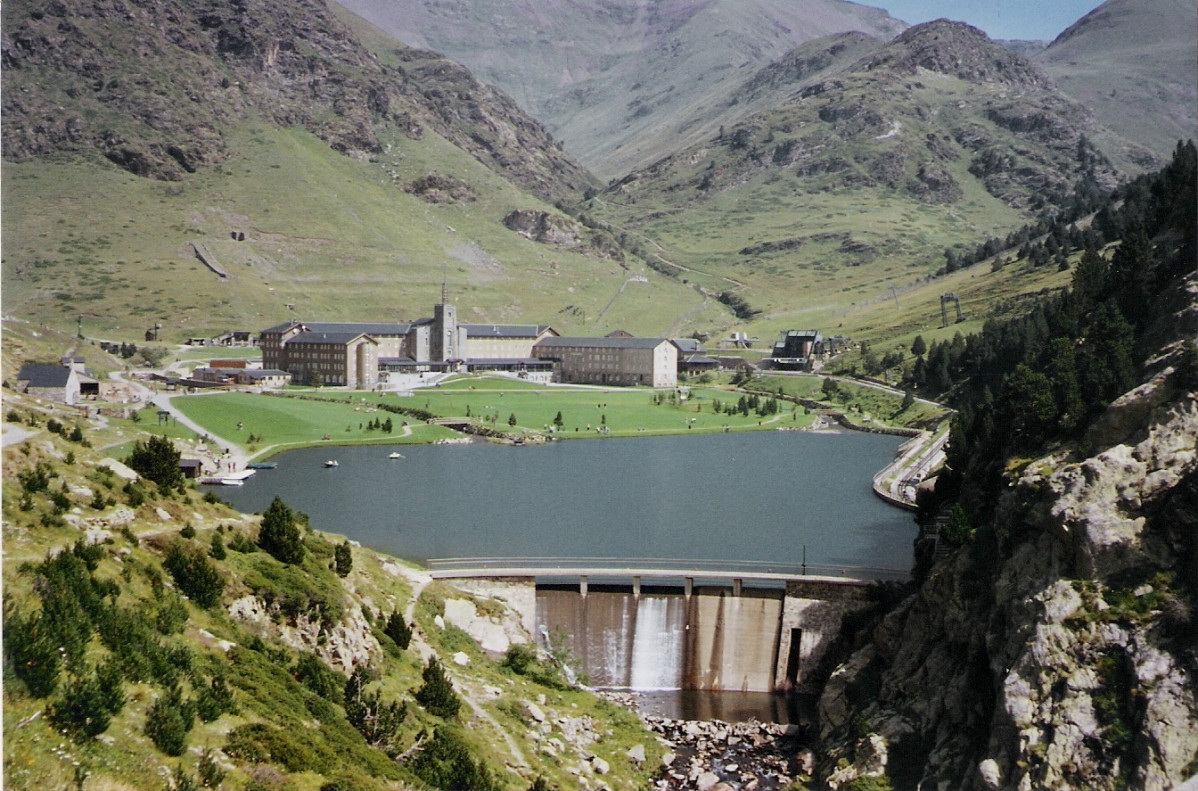 Turisme i viatges Skitren i TreNatura. Nuria.Santuario i embassament