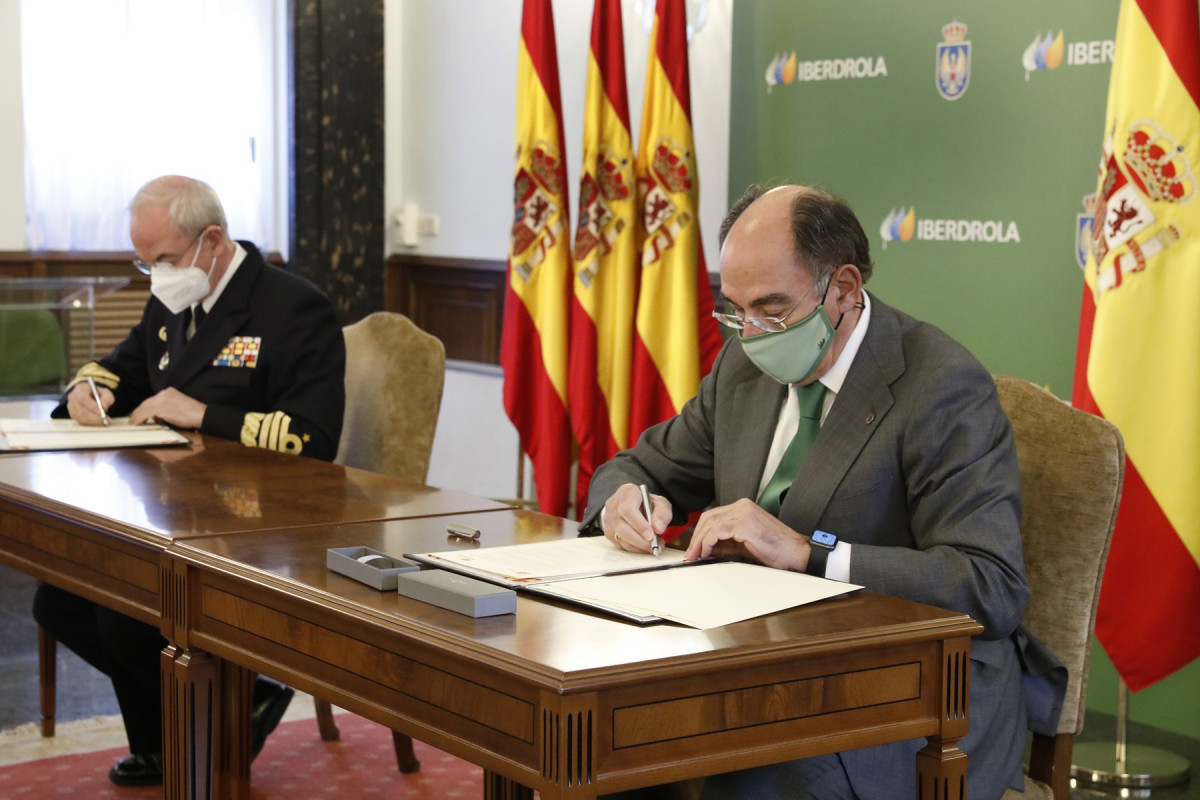 Ignacio Galán, president Iberdrola i Teodoro E. López Calderón, JEMAD