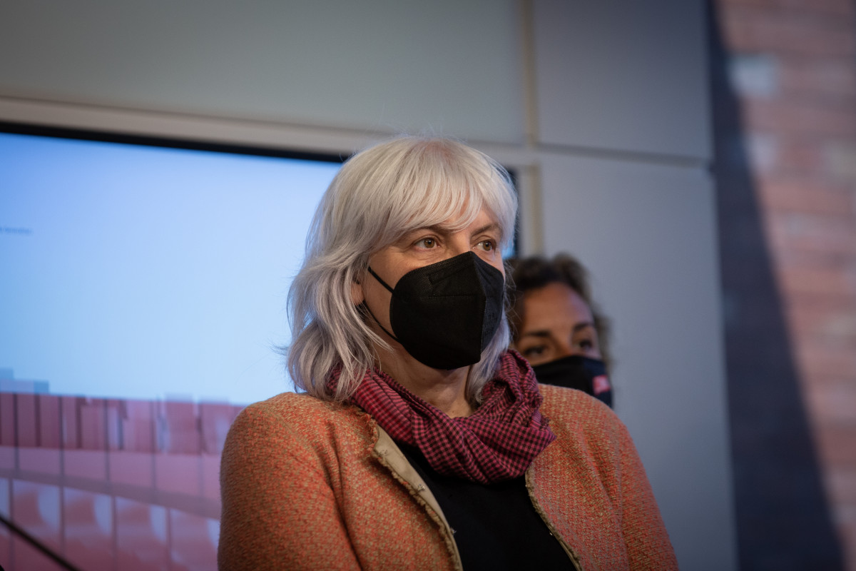 La presidenta de la CUP al Parlament, Dolors Sabater, durant una roda de premsa a la cambra catalana, a Barcelona, Catalunya (Espanya), a 25 de març de 2021.