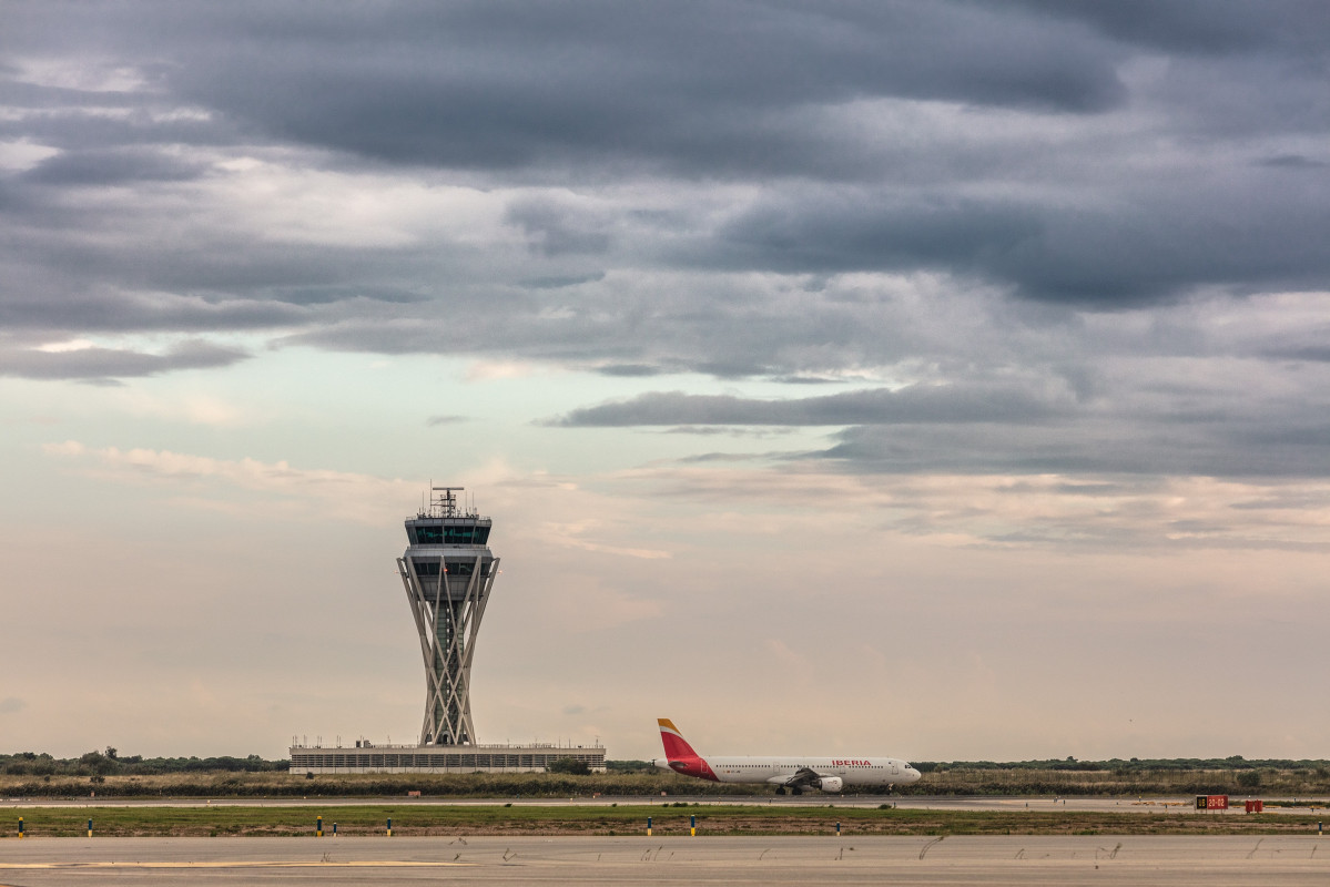 Arxiu - Torre de control de l'aeropuesto de Barcelona - El Prat.
