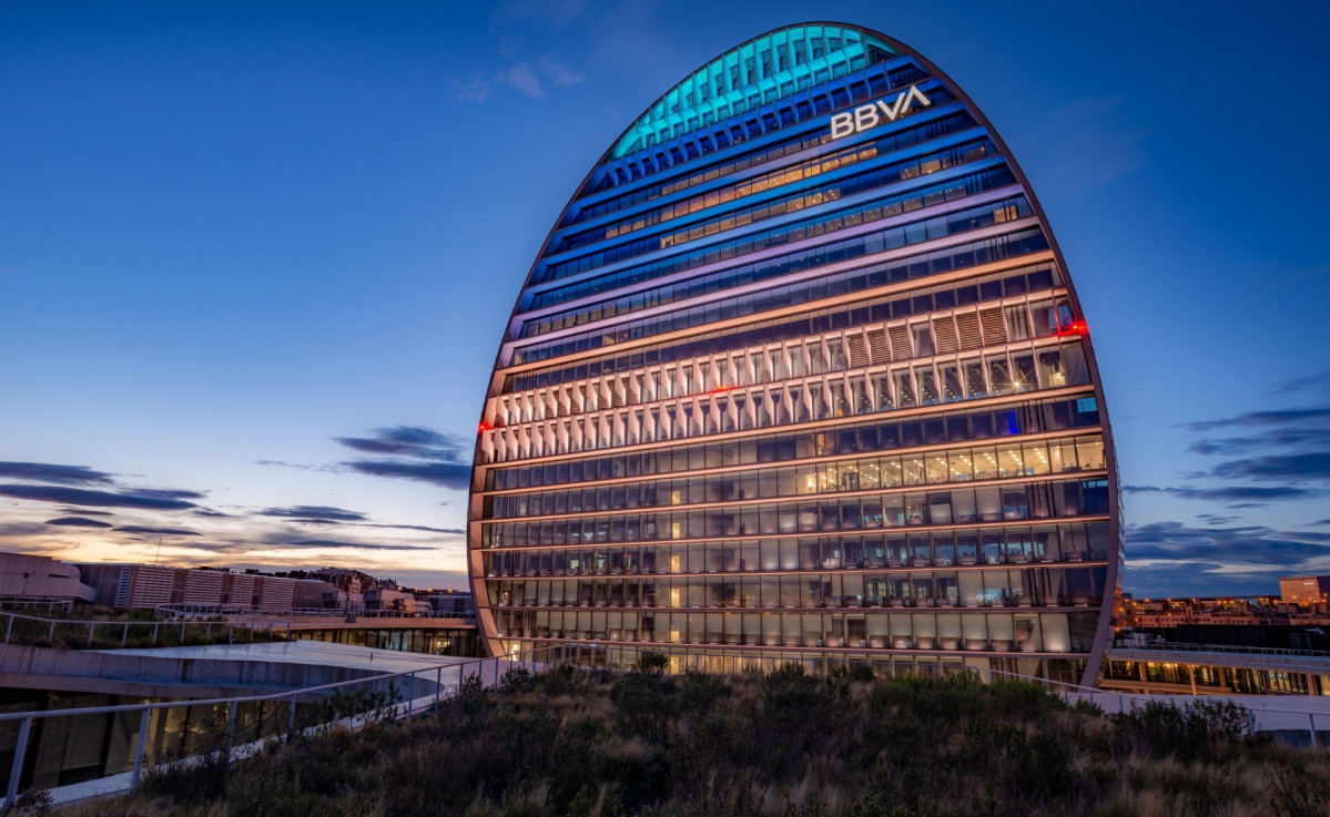 Arxiu - Seu de BBVA a Madrid, edifici La Vela.