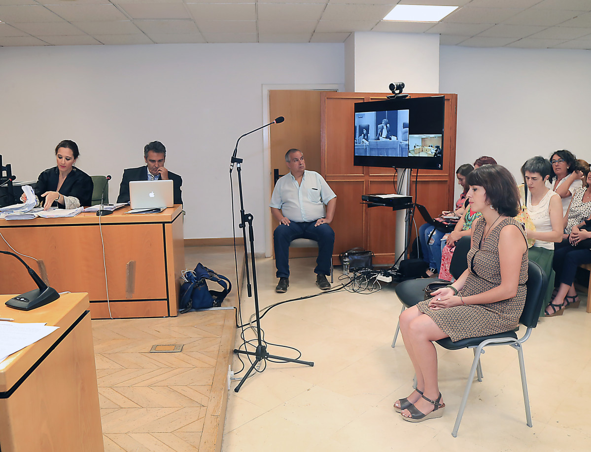 Arxiu - Imatge d'arxiu de Juana Rivas declarant en el judici contra ella per sostracció de menors